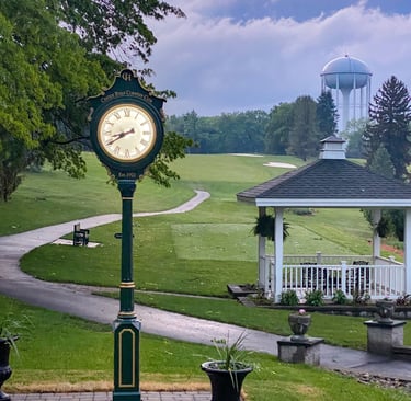centre- hills post clock