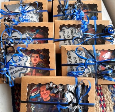 Custom cookie gift box set