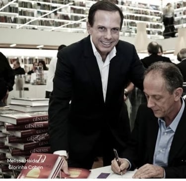 Fotografía de João Doria (exalcalde de São Paulo) y Walter Feldman, en el evento.