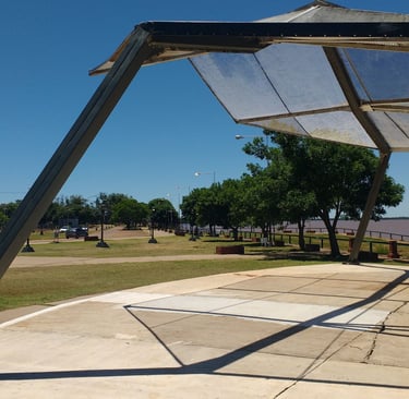 Costanera de Paso de los Libres_Anfiteatro de costanera_costa del rio uruguay_frontera con brasil