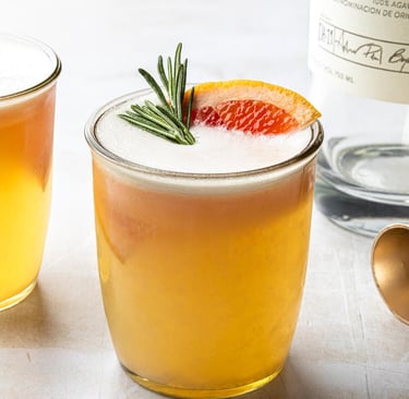 Cómo Preparar un Spicy Mezcal Sour con Tepextate de Lu Mezcal