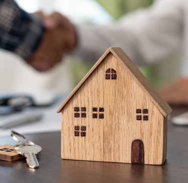 maison miniature en bois