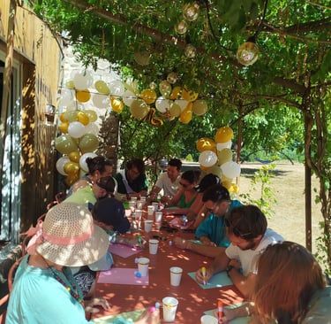 Animation d'atelier d'écriture pendant un anniversaire avec Mily's Writing