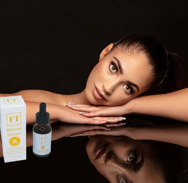 Retinol Serum 30 ml, flesje met inhoud en een vrouwelijk model