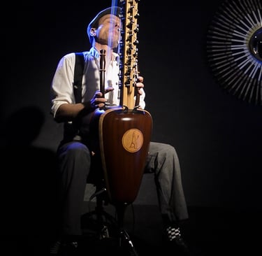 Jérôme De Cuyper spielt solo mit seiner Jazzy-Kora
