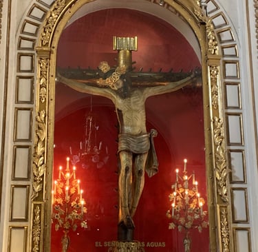 Altar inside Guadalajara Cathedral