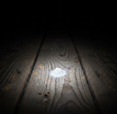 Vermoulure fine sur plancher de grenier