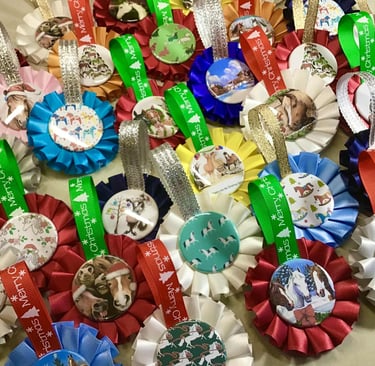 Ornements de Noel, équin, canin, félin et agricoles. peuvent être personnalisé.