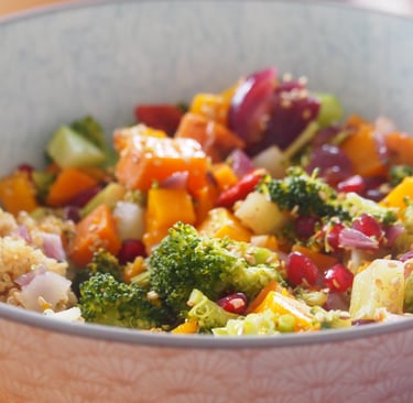 Exemple de plats : quinoa et légumes de saison, bio, local cuits au vitaliseur à la vapeur