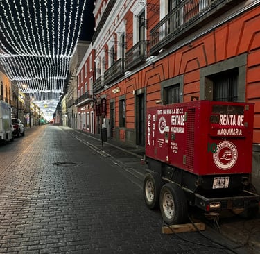Planta de luz diésel 90 kW para obra en exteriores – Maquinaria Rivas