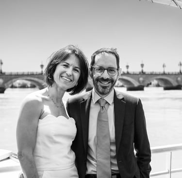 Mariage devant le Pont de pierre à Bordeaux 
