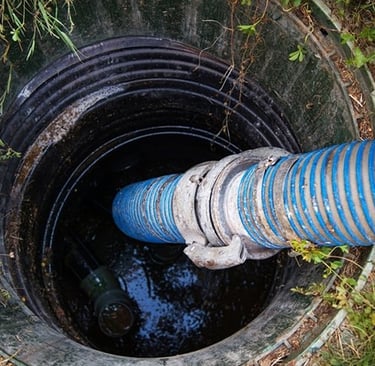 Inspección y limpieza de fosas sépticas