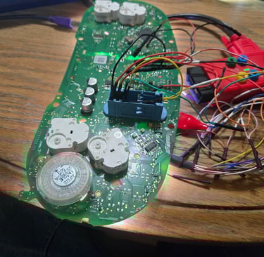 Car key programming and repair close up by Jack’s Locksmith locally owned in Burnsville services
