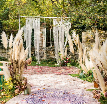 Arche de mariée cérémonie laïque tapis persan pampa