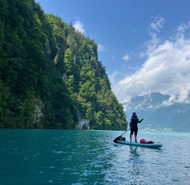 Paddling between Giessbach and Brienz