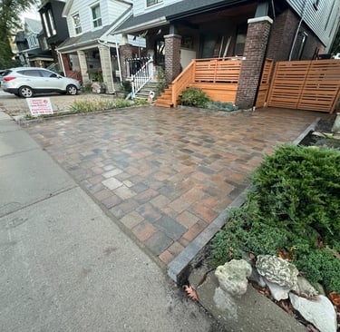 Interlock driveway with stone curb