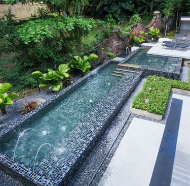 The Sleepy Traveller: 5 Heritage Boutique Hotels in Singapore Lloyds's inn swimming pool