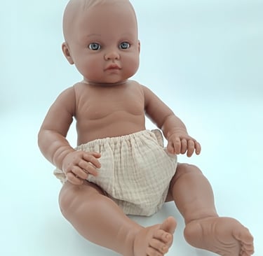 Overly baggy dolls pants
