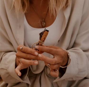 Palo santo, salvia, sahumitos. Encuentra todo en Jaku Aromas, Castellón.