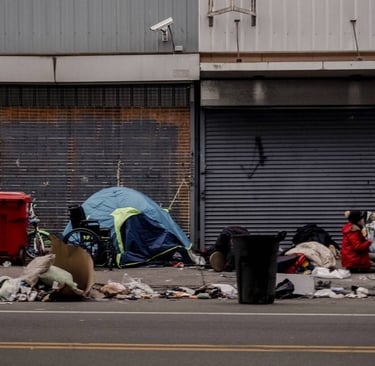 Fotografia de quarteirão em Kensington com ambulância e outreach de rua