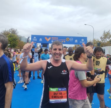 Runner de Valence fit celebrando la carrera