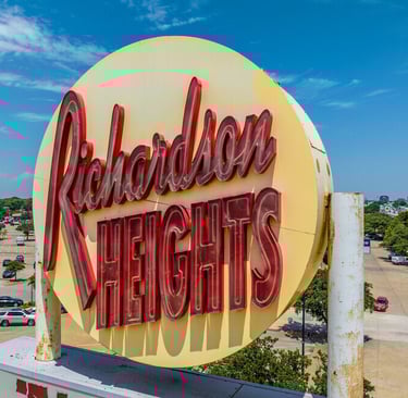picture of iconic sign in Richardson, TX