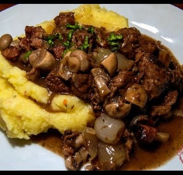 polenta-funghi-spezzatino-slow food Italy