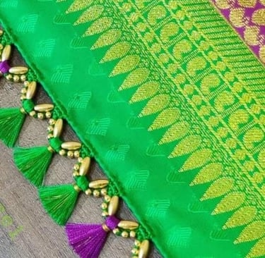 a green and purple sari sari sari sari