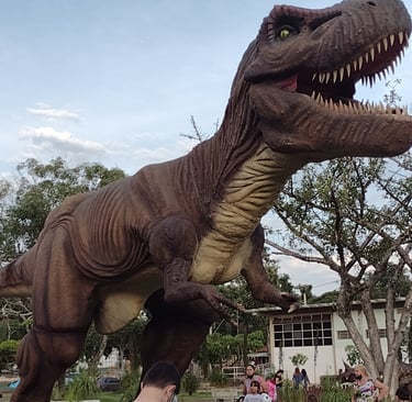 a dinosaur - like dinosaur with a large dinosaur head