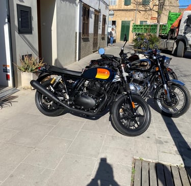 Royal Enfield Cafe Racer, Motorrad Vermietung Royal Motos Mallorca