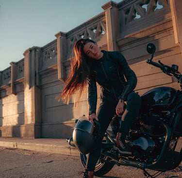 Den Alltag hinter sich lassen durch Motorräder von Royal Motos Mallorca