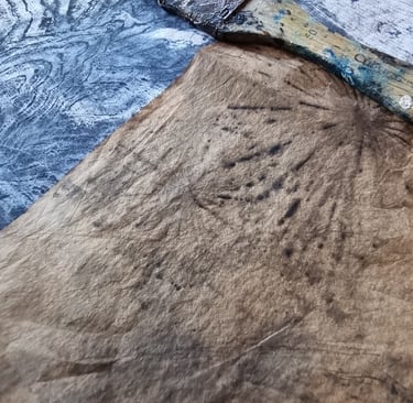 collage de papiers encrés