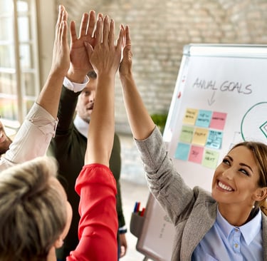 Pessoas prosperando com inteligência artificial