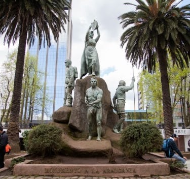 MONUMENTO MAPUCHE EN PLAZA DE TEMUCO