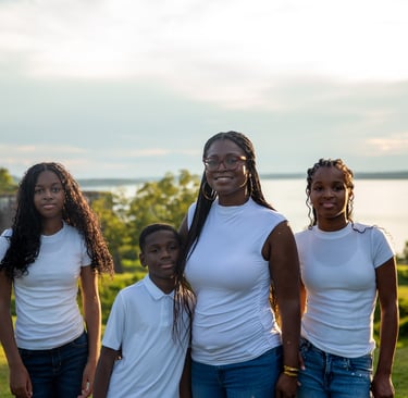Family photo session in Fort Washington Park in Fort Washington Maryland