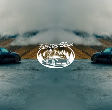 zwei Porsche 911 nebeneinander geparkt am Stelvio Pass