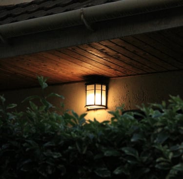 Low voltage outdoor light