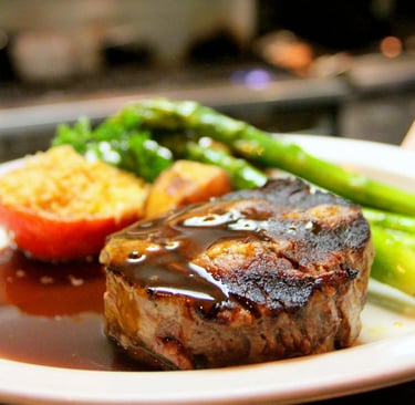  Lean steak and asparagus dinner — high protein meal for strength training