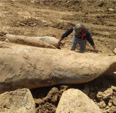 Tim profesional [Java Heritage Stone] bekerja di lokasi penambangan, menjamin efisiensi dan pengawa