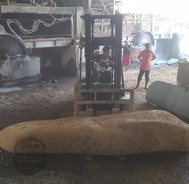 proses logistik cepat dari tambang [Java Heritage Stone] ke lokasi proyek