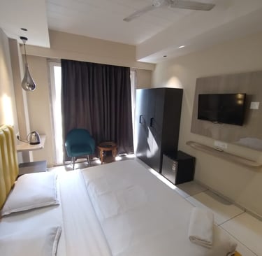 Hotel near Huda City Centre Metro Station