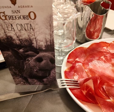 Degustazione di prosciutto di Cinta Senese DOP San Gregorio