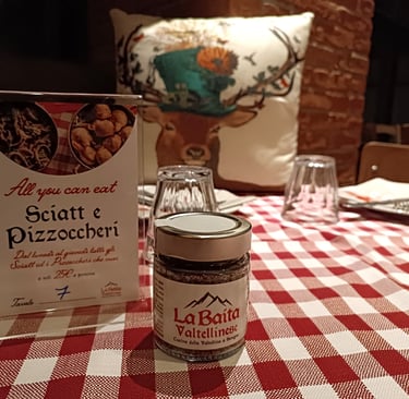 La formula all you can eat di sciatt e pizzoccheri con prodotti firmati La Baita Valtellinese