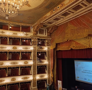 Interno del Teatro Municipale di Casale Monferrato durante il convegno Il Riso che Sostiene