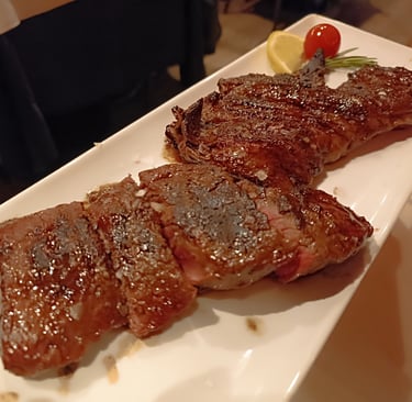Grigliata argentina con tagli di carne servita al ristorante El Gaucho