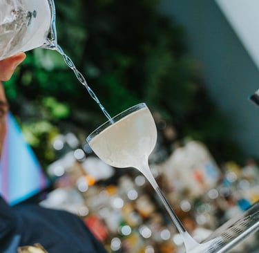 Preparazione del Tassoni Gimlet firmato da Bruno Vanzan