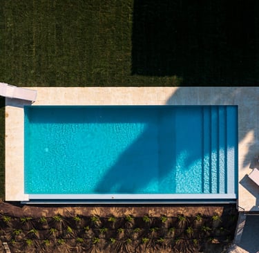 Aerial view of the swimming pool - Villa Violetta - domaine Cesarini