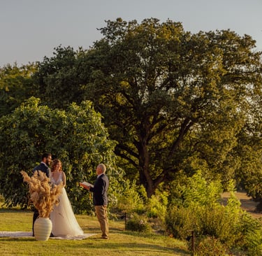 Mariage célébré au Domaine Cesarini, destination wedding en Ombrie