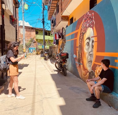 Street art dans la Comuna 3 à Medellín découvert lors d'une visite guidée immersive