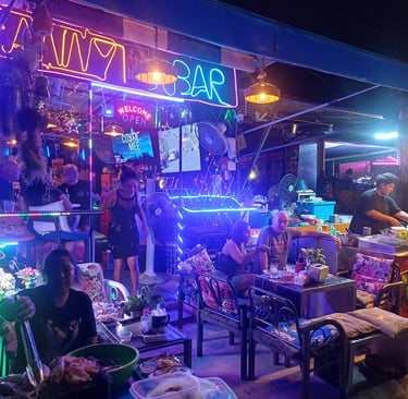 Customers outside Anny Bar, Hua Hin, Soi 94